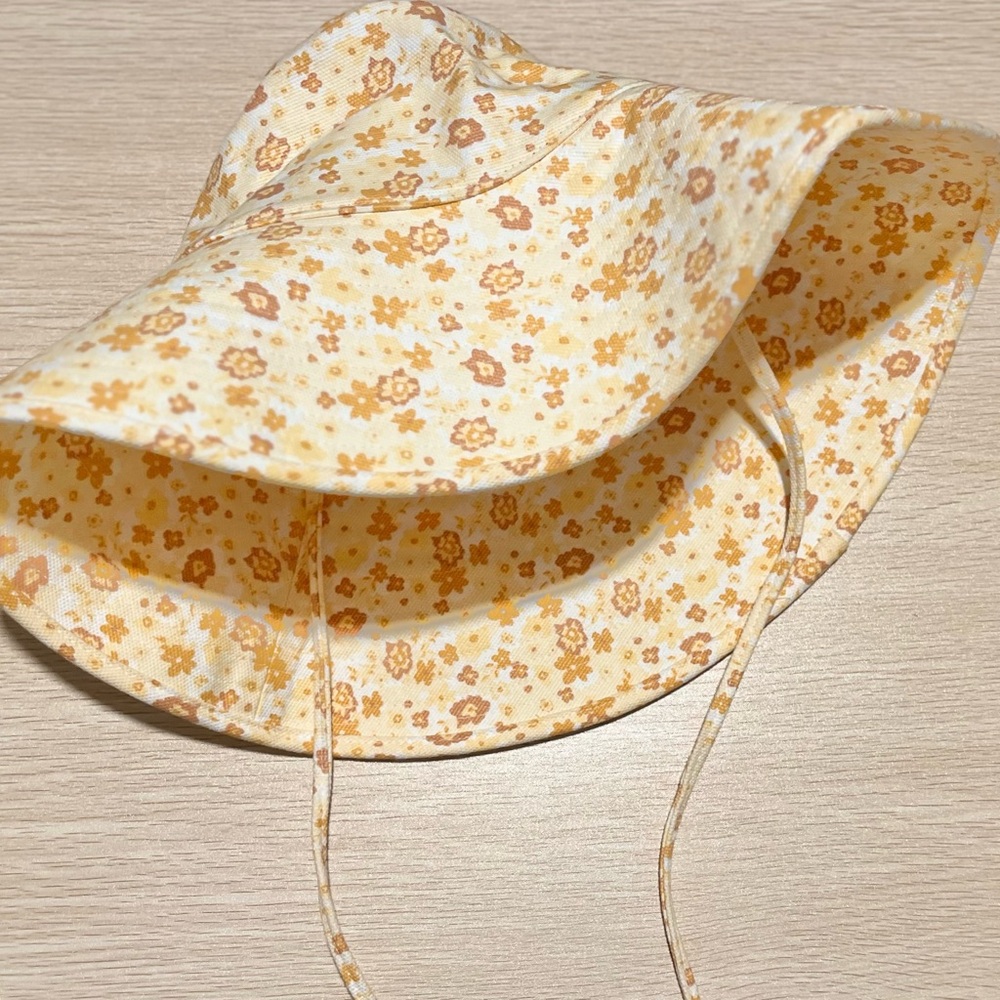 NWOT Lack Of Color Holiday Bucket Hat L/XL
